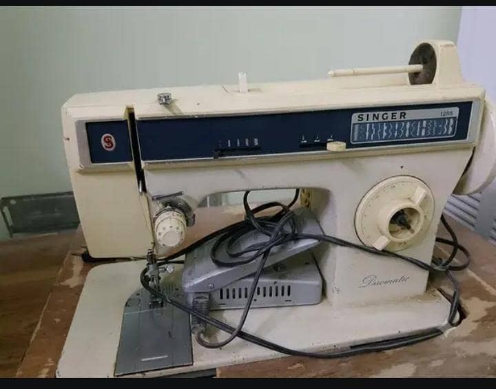 sewing machine (Singer) 5