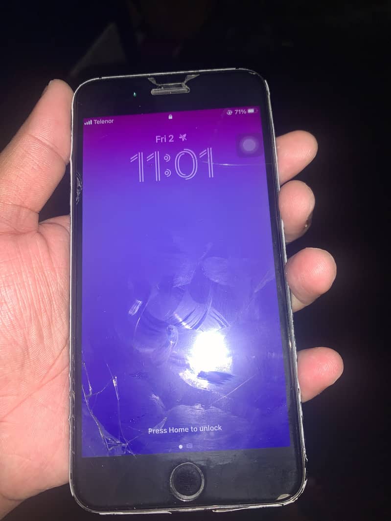 Apple iPhone 8 Plus 4