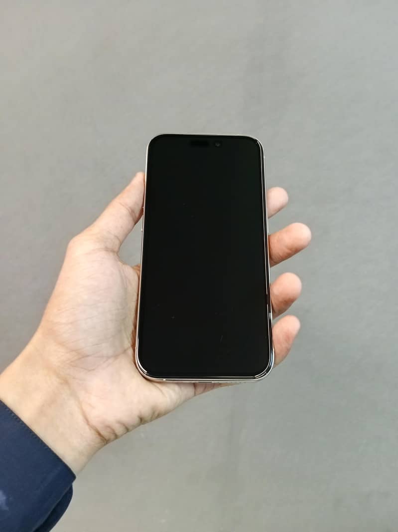 Apple iPhone 15 Pro 1