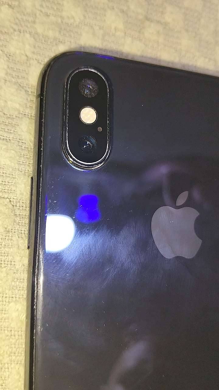 Apple iPhone XS 5