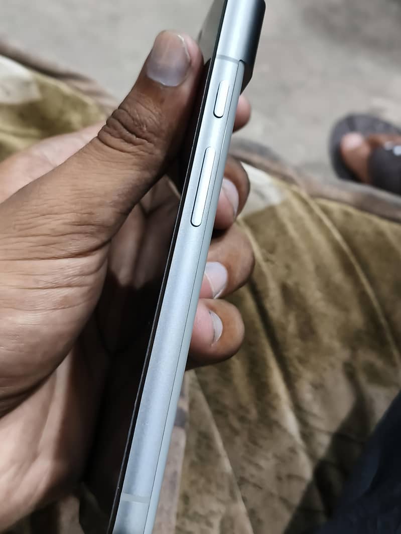 Google Pixel 8 3