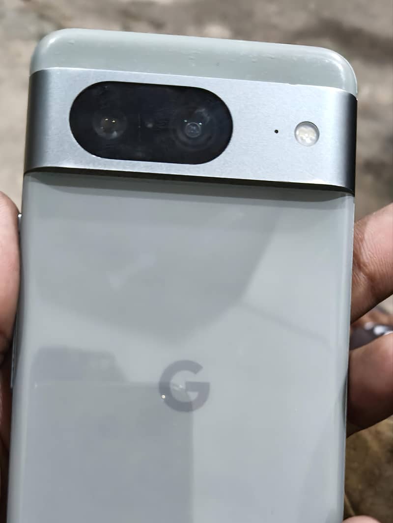 Google Pixel 8 5