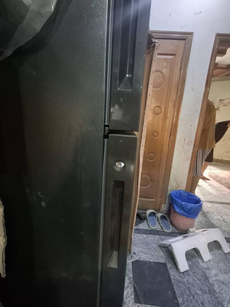 refrigerator 0