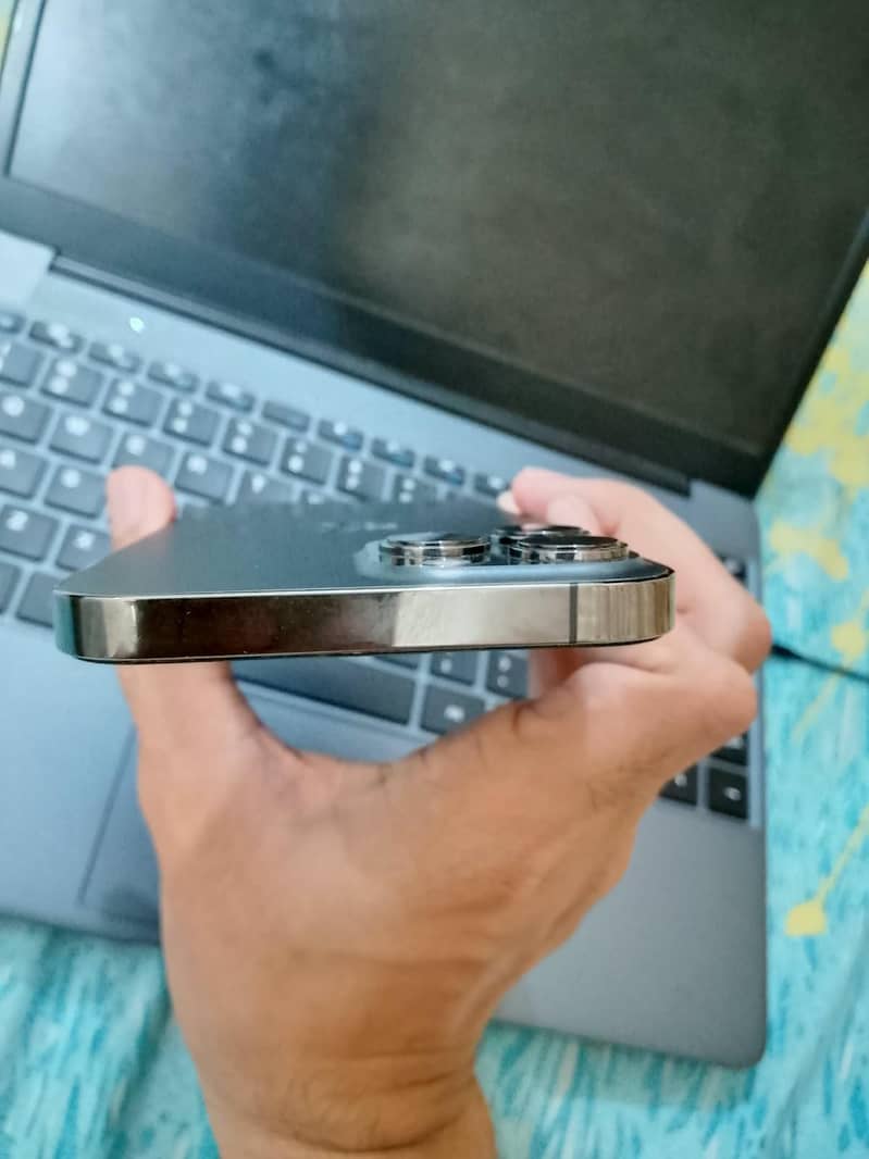 Apple iPhone 13 Pro Max 6