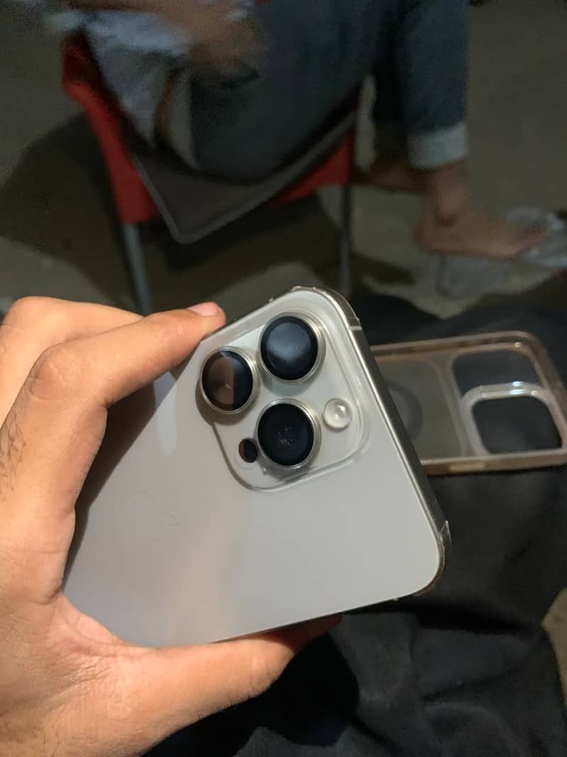 Apple iPhone 15 Pro Max 5