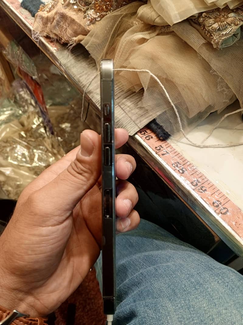 iphone 12 pro max 1