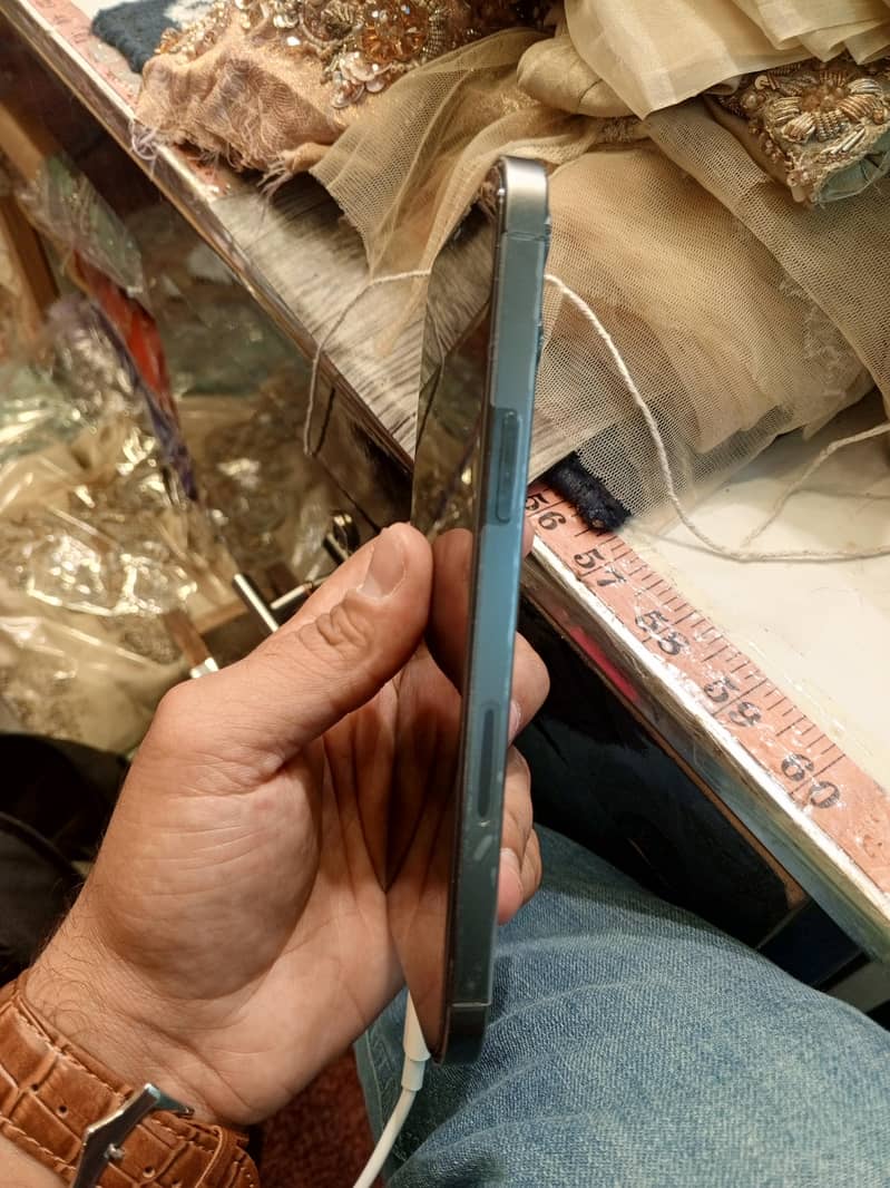 iphone 12 pro max 2
