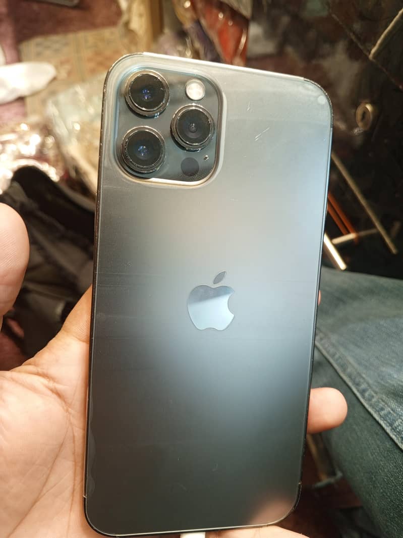 iphone 12 pro max 4