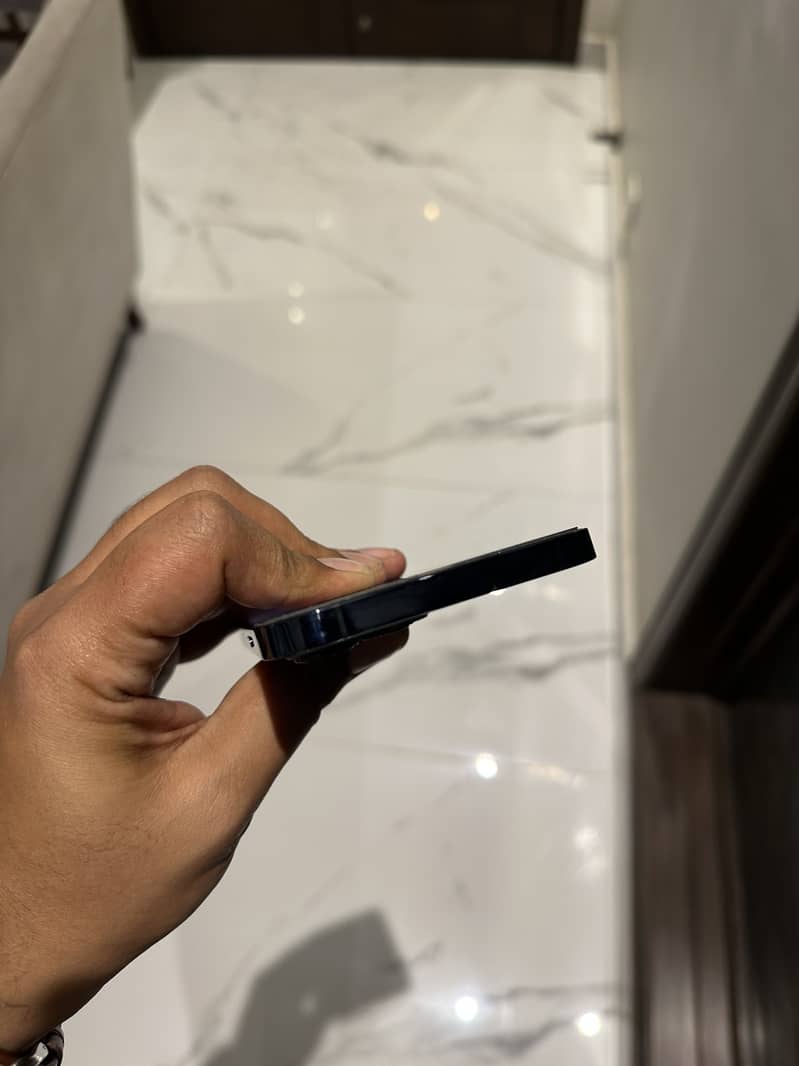 Apple iPhone 12 Pro Max 3