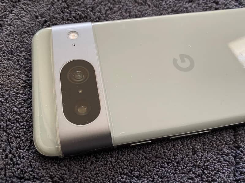 Google Pixel 8 6