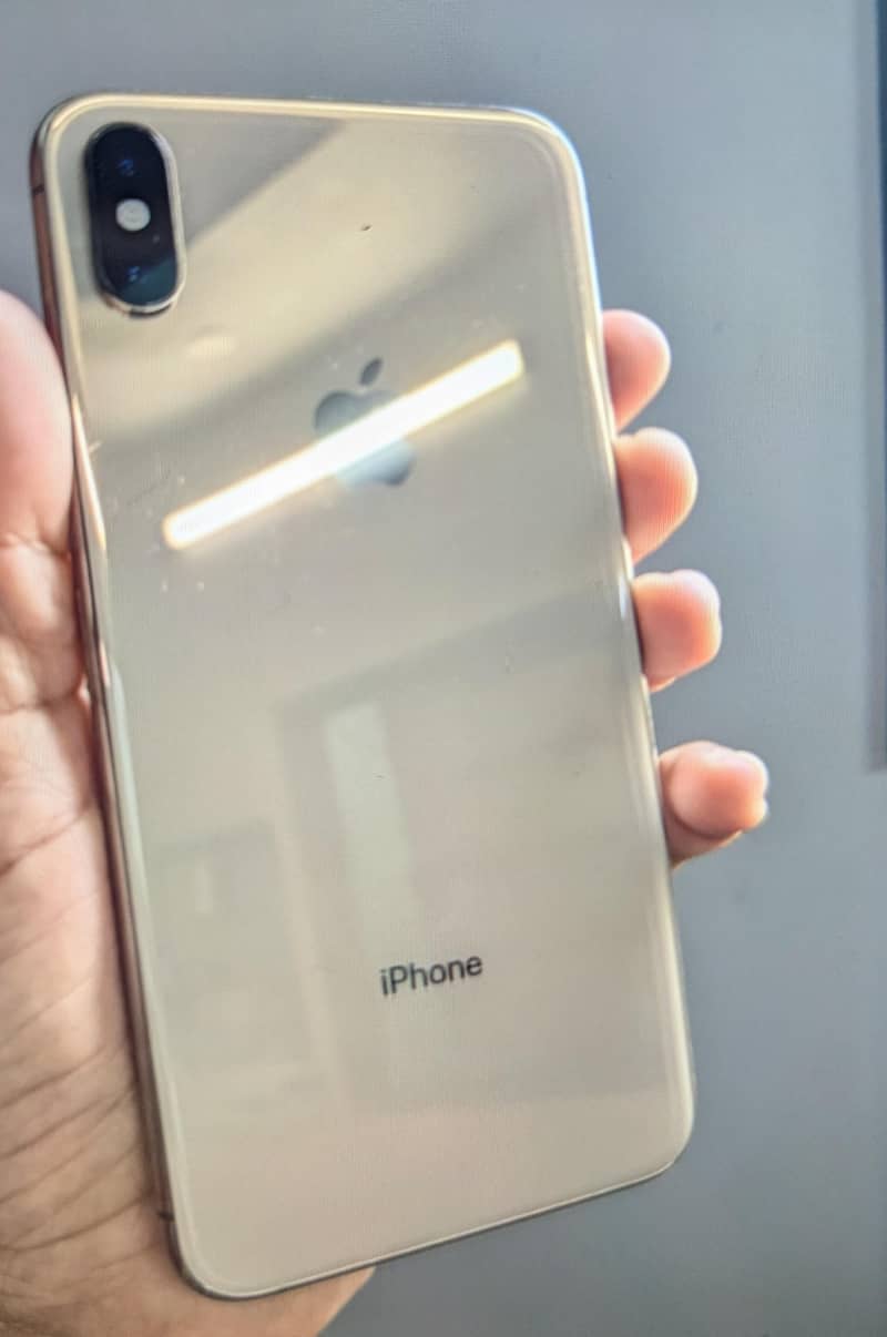 Apple iPhone XS Max 0