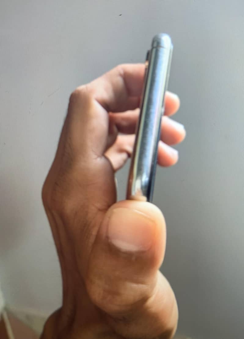 Apple iPhone XS Max 6