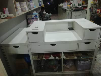 office reception table