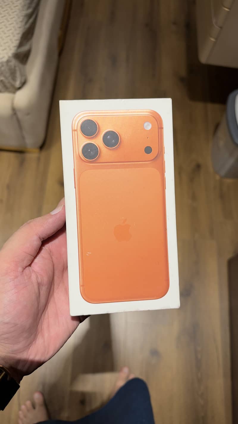 Apple iPhone 17 Pro Max 4