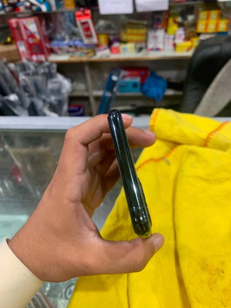 Apple iPhone 11 pro max 2