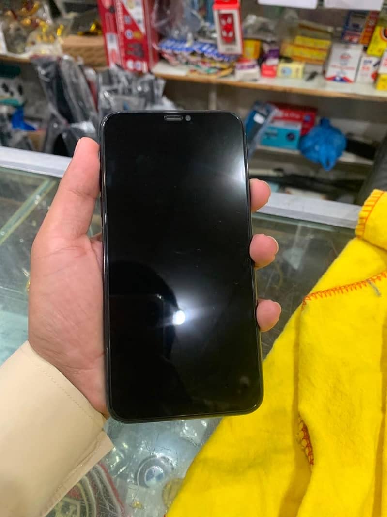 Apple iPhone 11 pro max 4