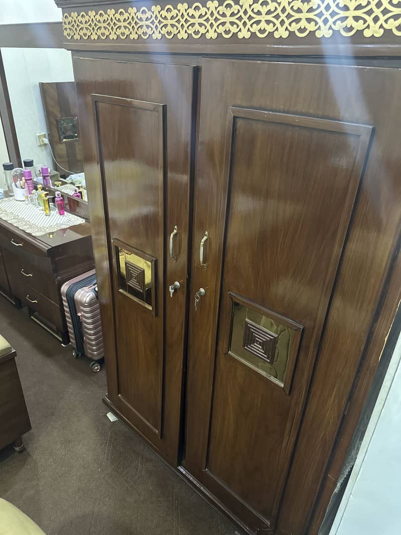 Bed dressing wardrobe 1