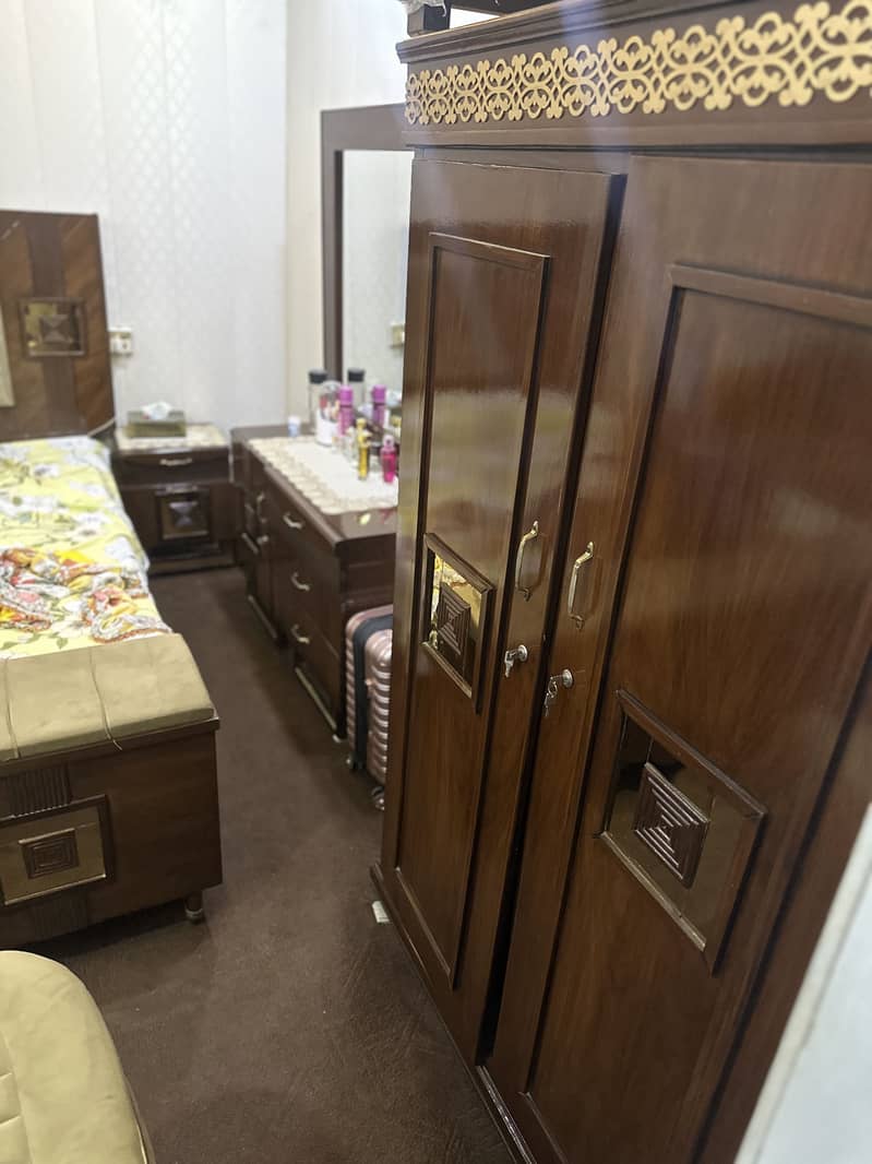 Bed dressing wardrobe 3