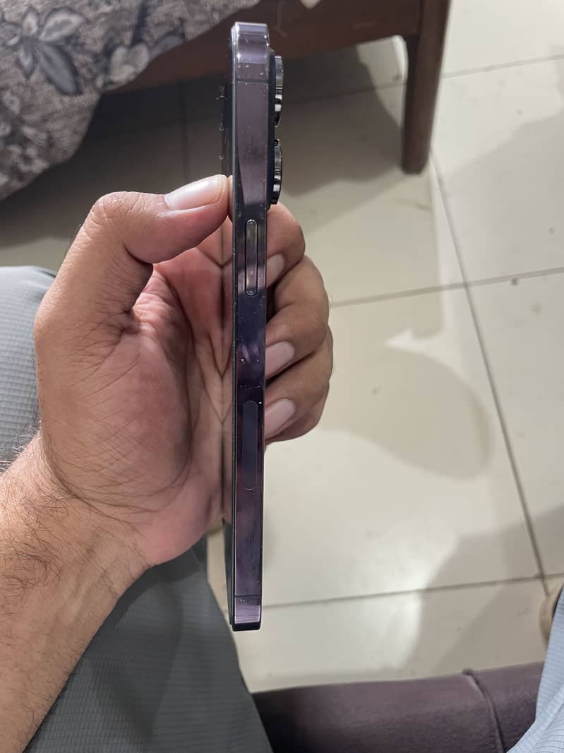 Apple iPhone 14 Pro Max 1