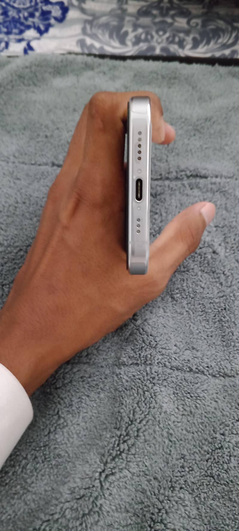 Apple iPhone 16 Pro 4