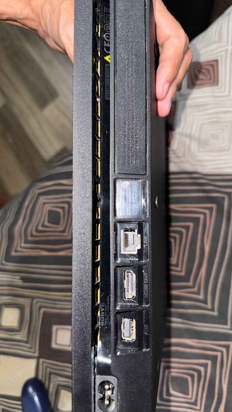 PS4 Slim 500GB | 10/10 Condition | Original Controller + 1 Copy ...