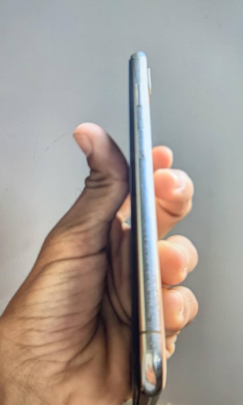Apple iPhone X 3