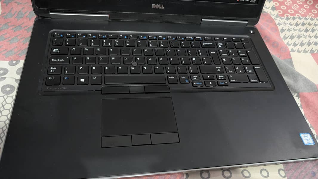 Dell precision 7720 1