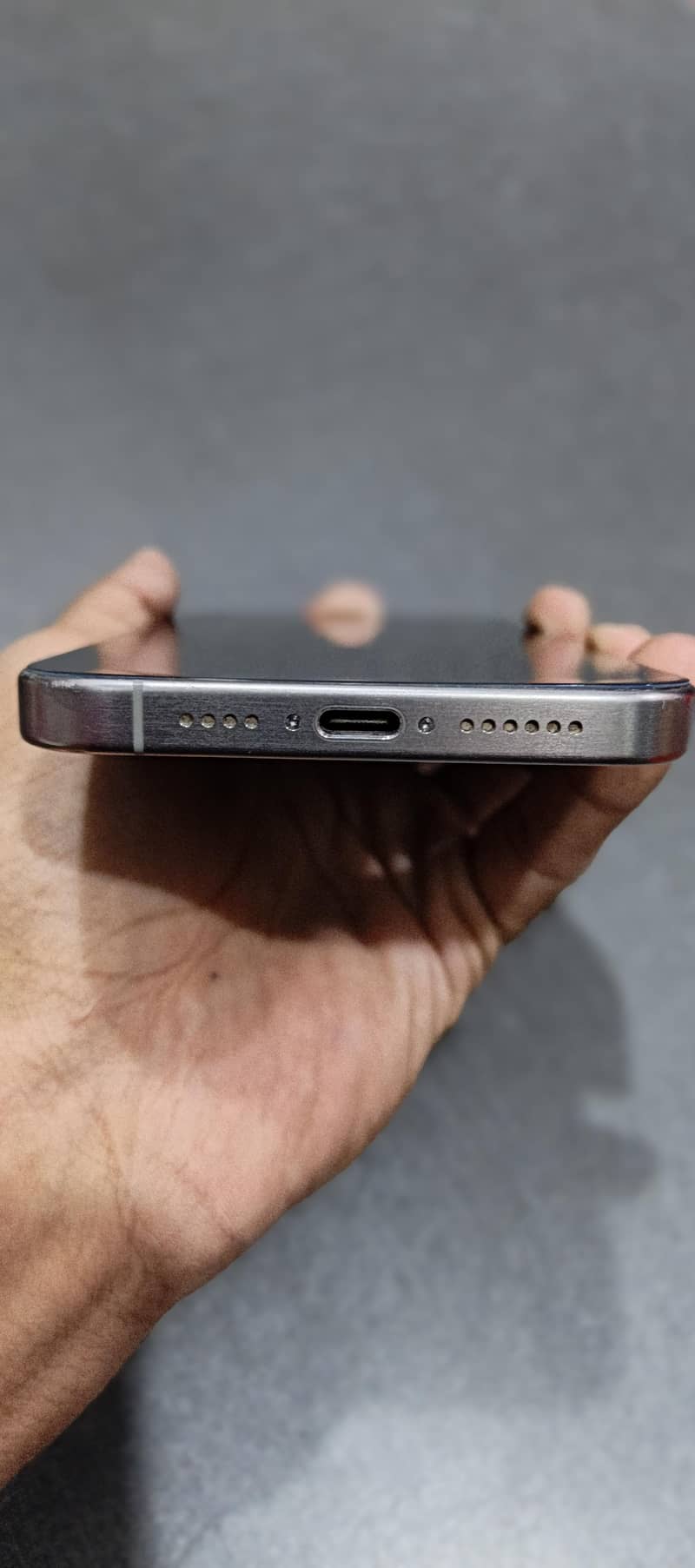 Apple iPhone 15 Pro Max 2