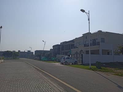 1 Kanal Corner Plot no Y 1239 at 70' ft Road