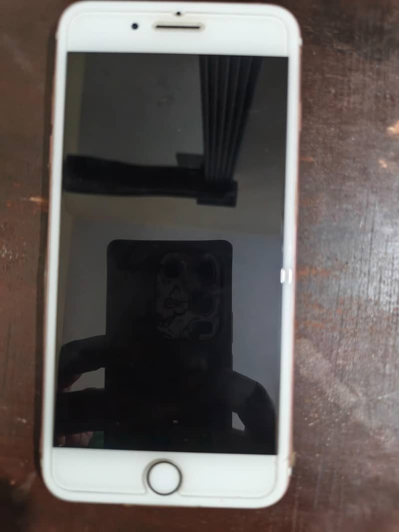 Apple iPhone 7 Plus 0