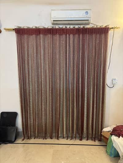Curtains in excellent condition