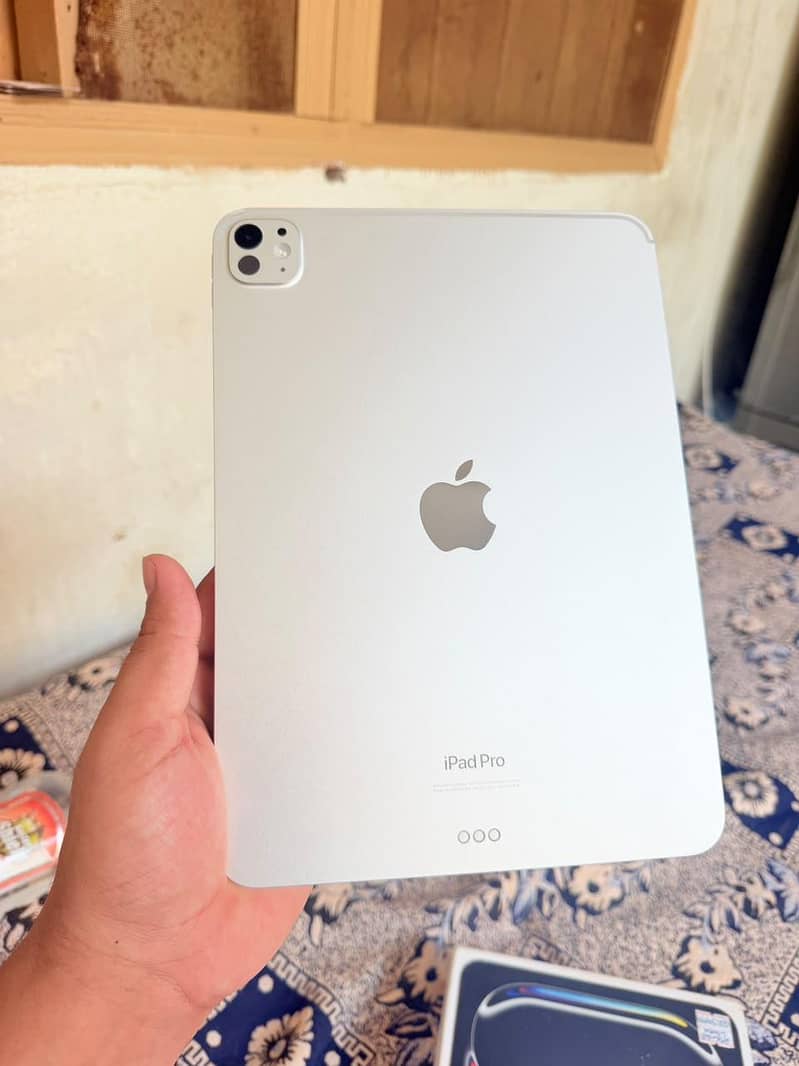ipad pro 11 inch M4 0