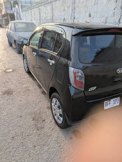 Daihatsu Mira 2012