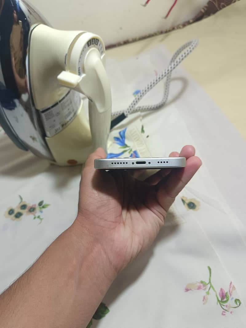 Apple iPhone 11 3