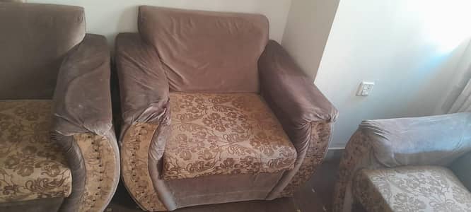 7 seater sofa set with 7 cushions