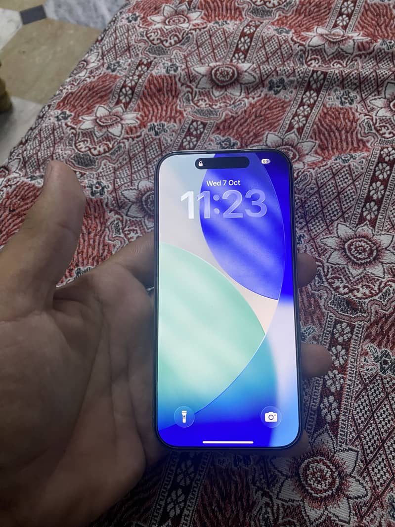 Apple iPhone 15 Pro 4