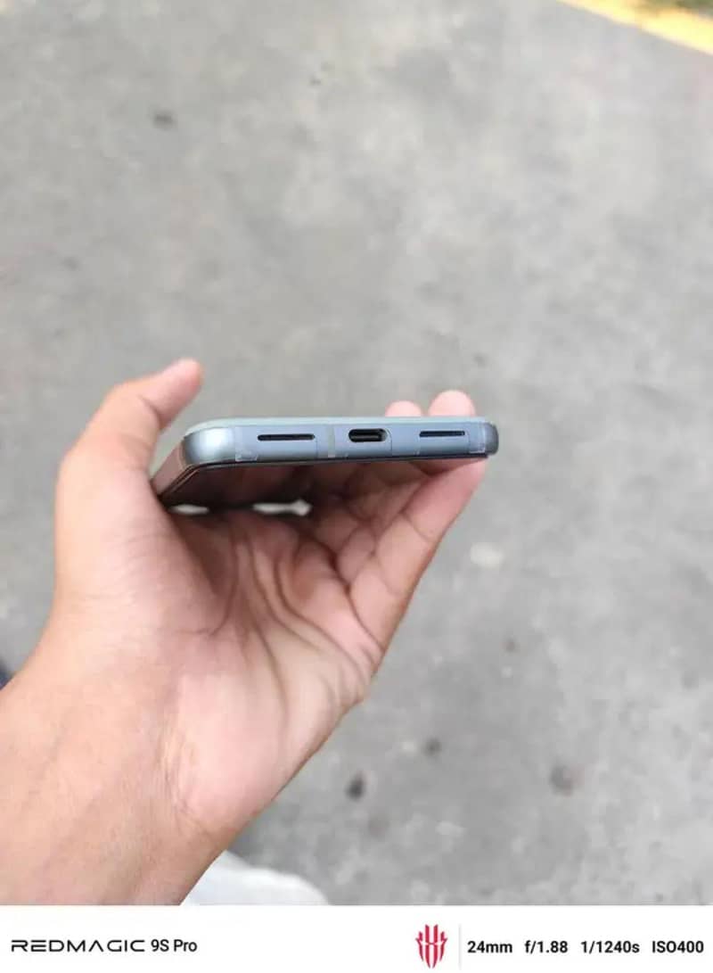 Google Pixel 8 4