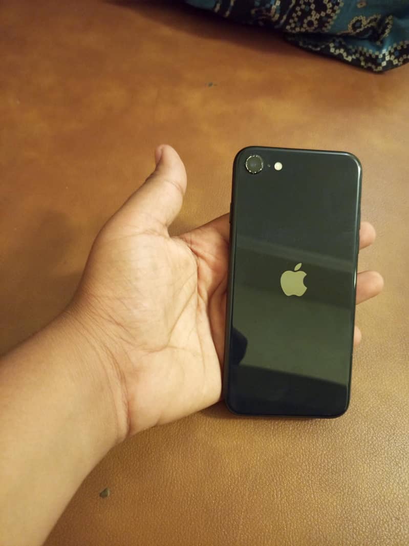 Apple iPhone SE3 6