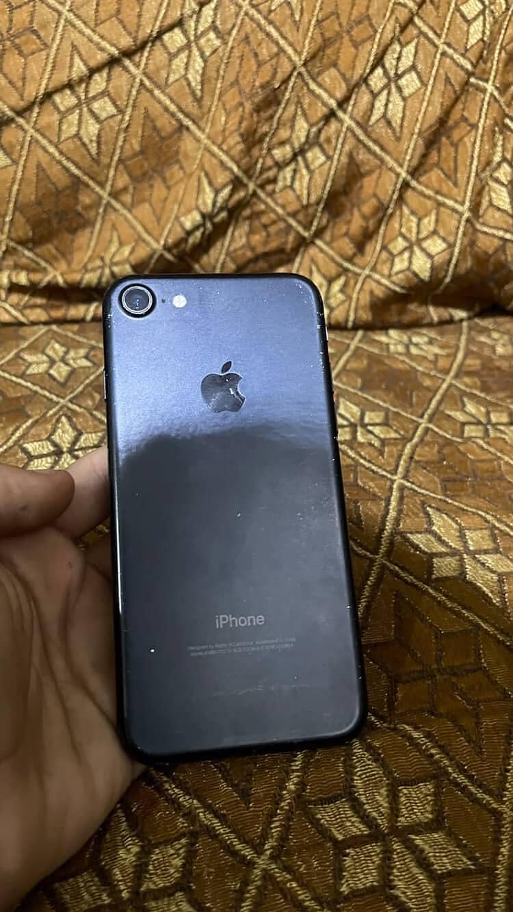 Apple iPhone 7 2