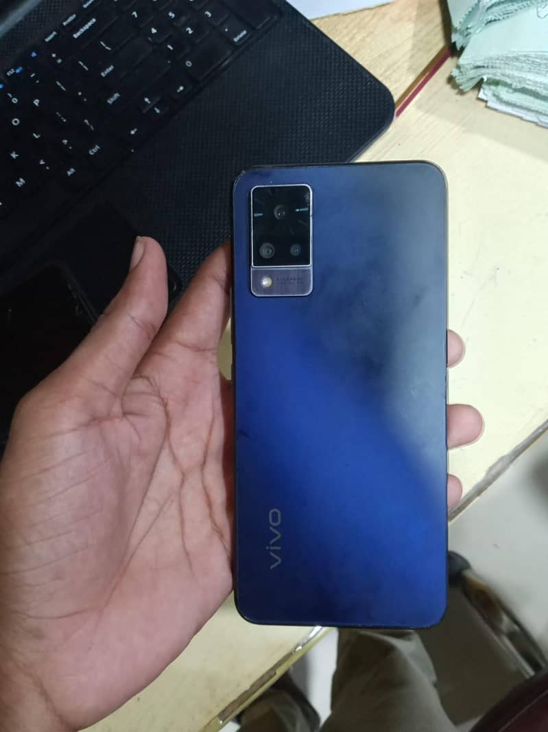 Vivo V21 1