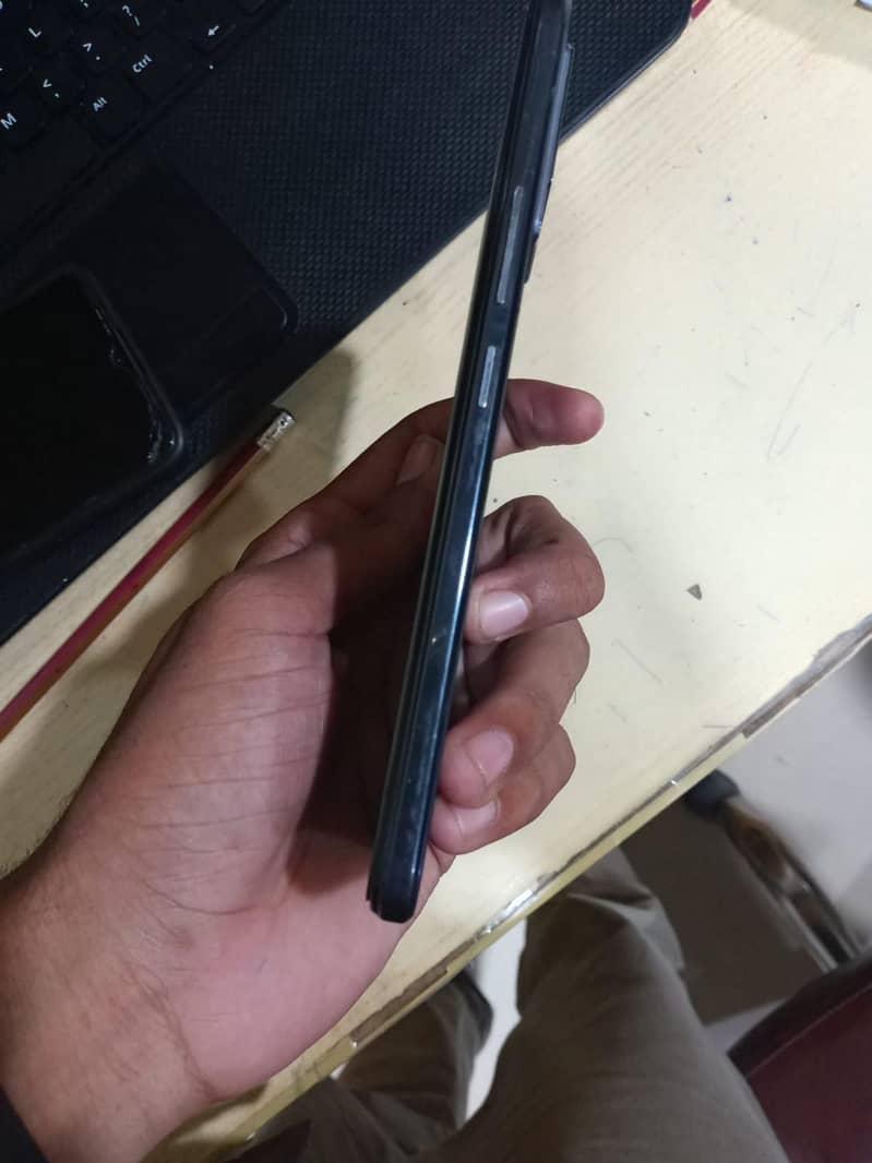 Vivo V21 3