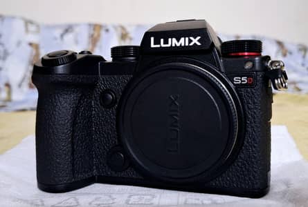 Panasonic Lumix S5D Full Frame 4K Camera + 18-40mm Lens | Like New