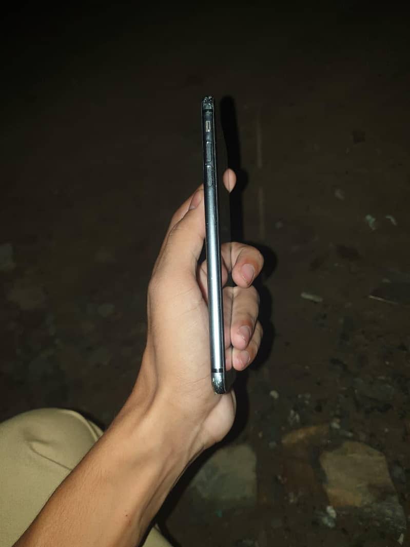 Apple iPhone 8 Plus 3