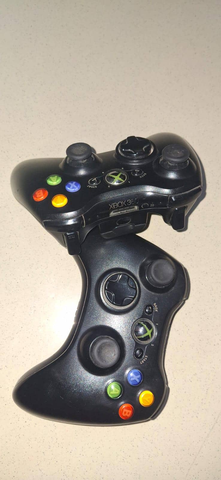 Xbox 360 with 2 wireless consoler 6