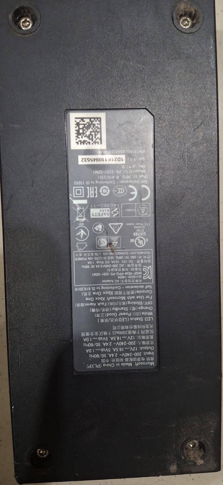 Xbox 360 with 2 wireless consoler 13