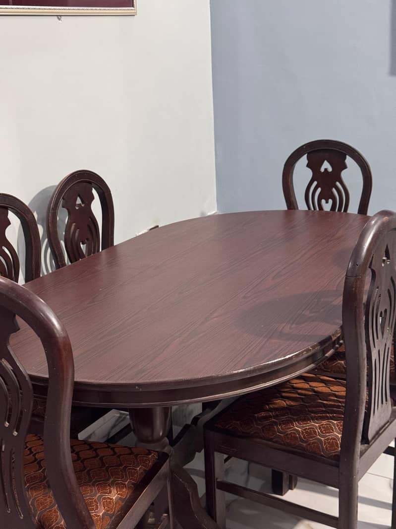 Dining Table and Chairs 0