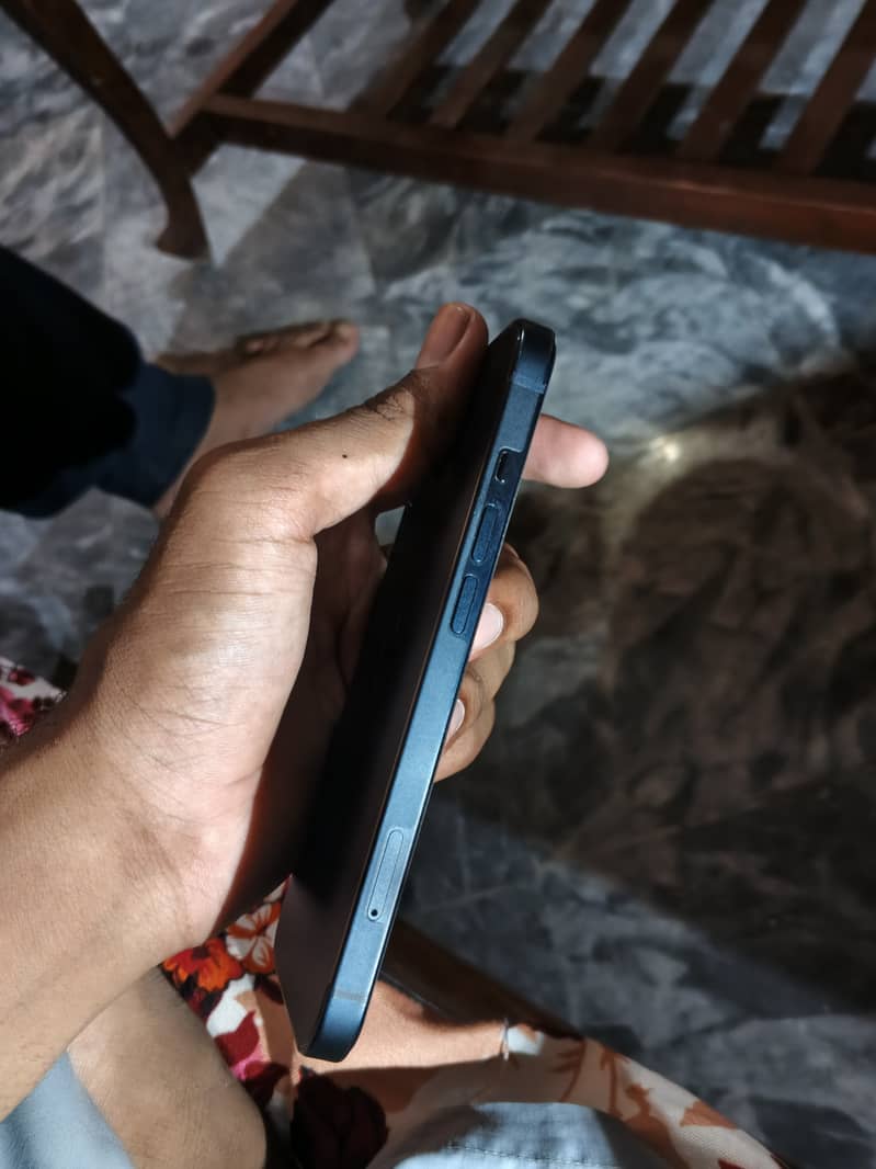 iPhone 13 jv 0
