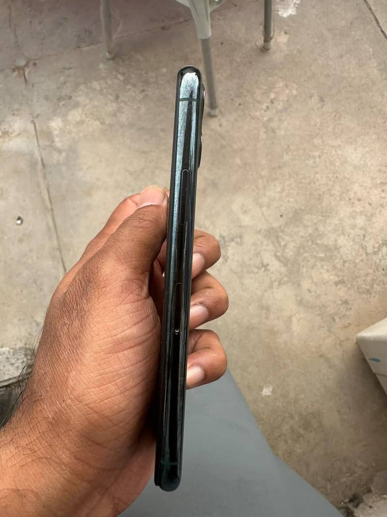 Apple iPhone 11 Pro 3