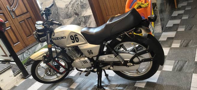 Suzuki GS 150