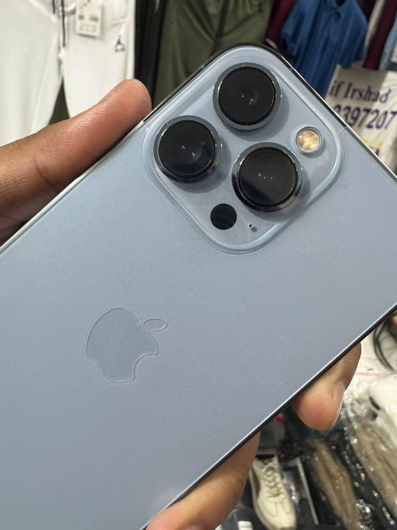Apple iPhone 13 Pro 1